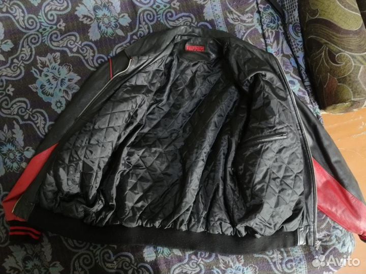 Кожаная куртка ferrari