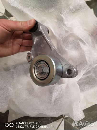 Натяжитель приводного ремня на 2azfe