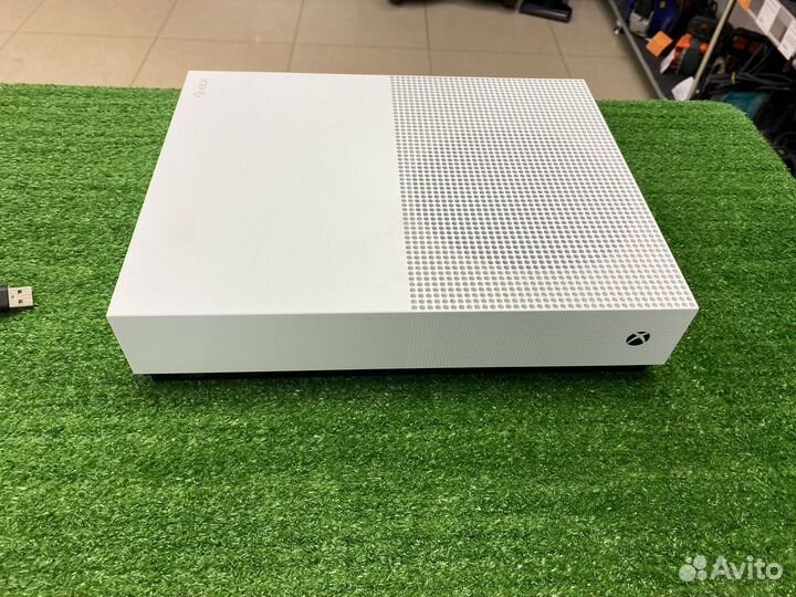 Игровая приставка Microsoft Xbox One S 1000GB