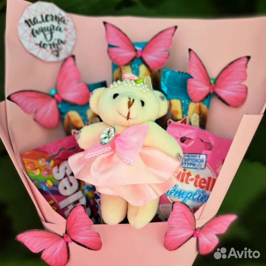 Съедобные букеты из конфет и игрушек