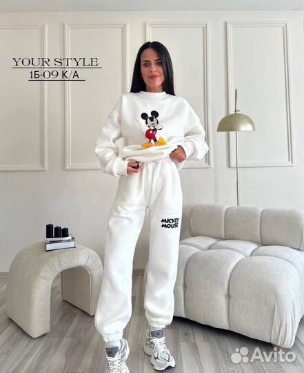 Спортивный костюм женский