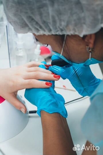 Мастер маникюра и педикюра