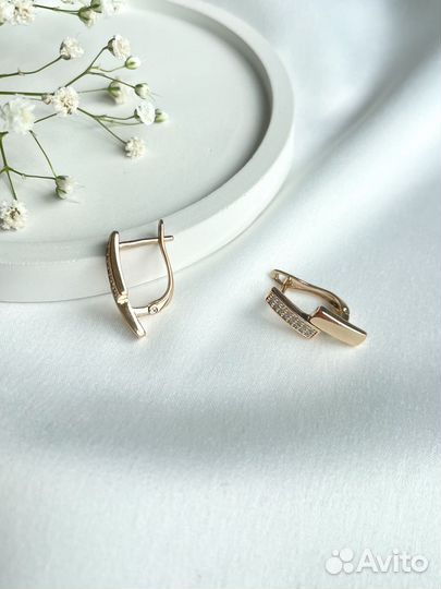 Блистательные серьги медицинское золото
