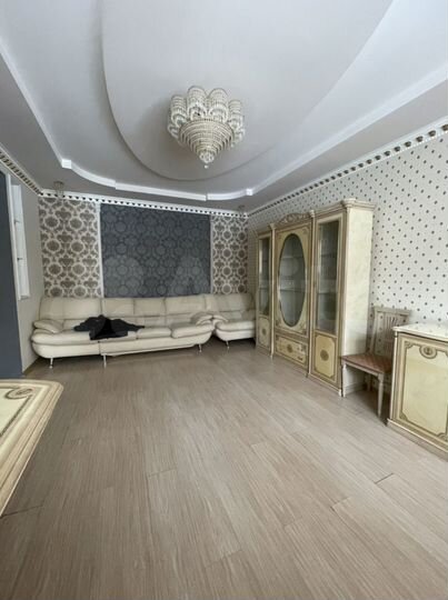 5-к. квартира, 300 м², 1/3 эт.