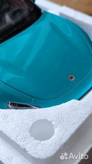 Модель автомобиля Xiaomi SU7 1:18 Новый в наличии