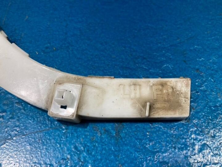 Крепление бампера заднее левое Mitsubishi Lancer