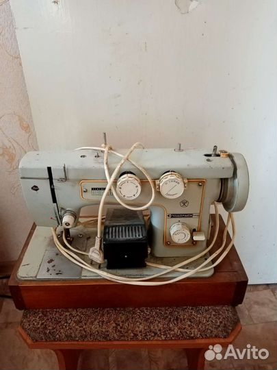 Швейная машина Подольск 142