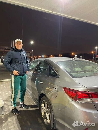 Водитель с личным легковым автомобилем