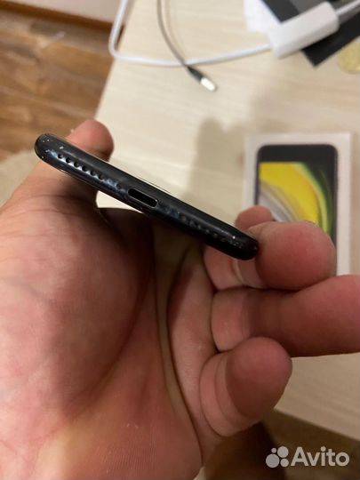iPhone SE, 128 ГБ