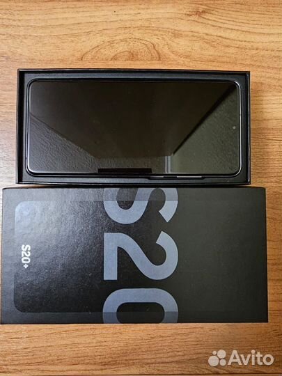 Телефон Samsung galaxy s20 plus