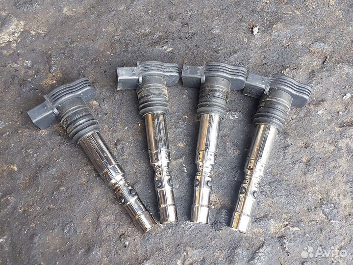 Катушка зажигания Фольксваген Ауди 06F905115F