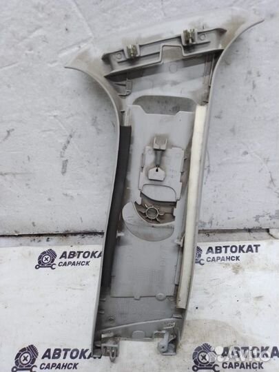 Обшивка стойки центральная правая Peugeot 307