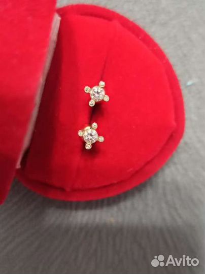 Золотые серьги с бриллиантами 585