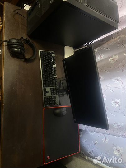 Компьютерный (письменный) стол