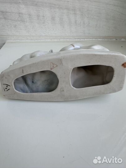 Статуэтка Девочка с козленком, гжель