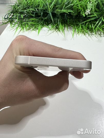 iPhone 12, 64 ГБ