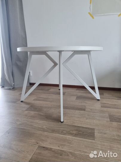 Кухонный стол