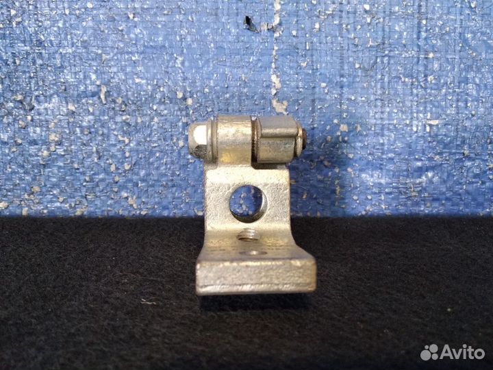 Петля двери верхняя Skoda Octavia 2 А5 2004-2013 н