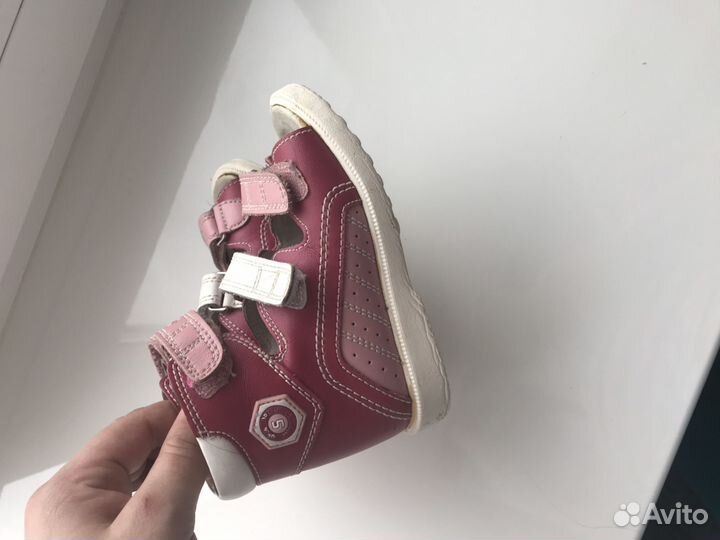 Сандали на девочку