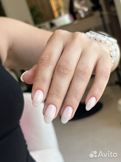 Модель на наращивание ногтей