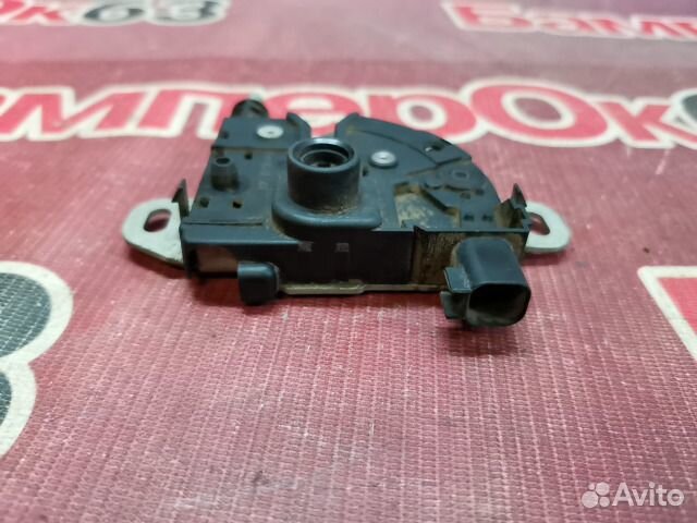 Замок капота Ford Focus