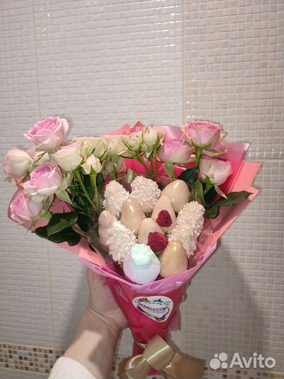 Клубника в шоколаде букет