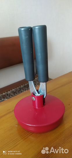 Закаточная машинка банок