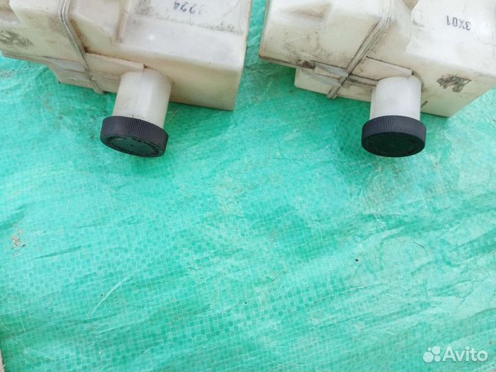 Расширительный бачок Nissan March 11