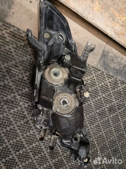 Фара toyota land cruiser Prado