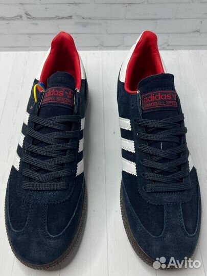 Кроссовки adidas spezial