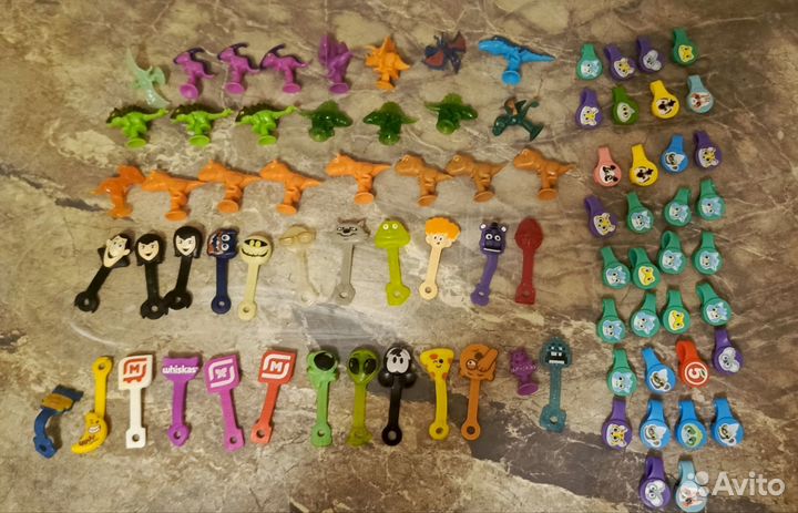 Игрушки с акцый пятёрочки и магнита