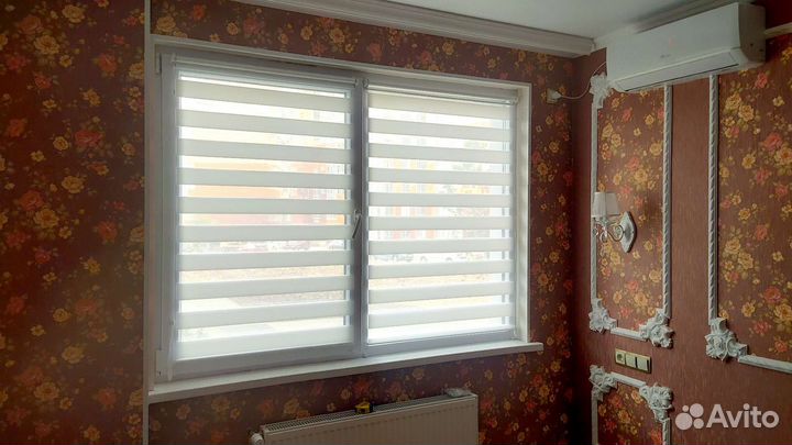 Рулонные шторы день- ночь в наличии белые