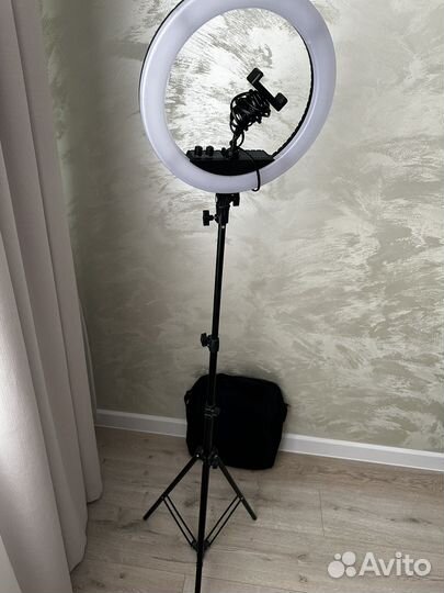 Кольцевая лампа со штативом