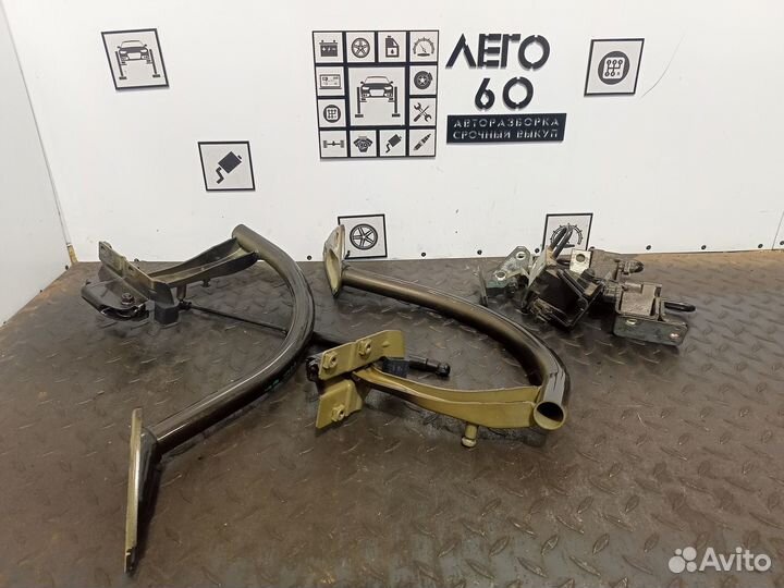 Петля для VW Passat CC