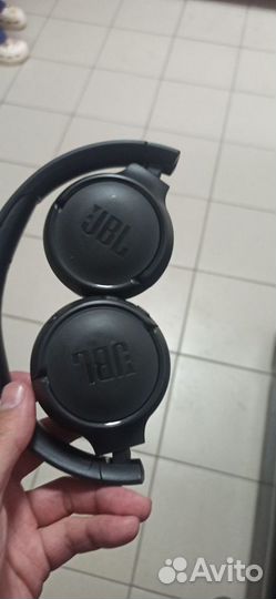 Беспроводные наушники jbl