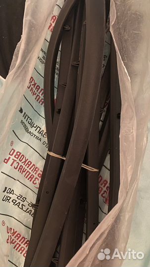 Уплотнитель двери LADA