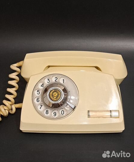 Гербовый телефон СССР