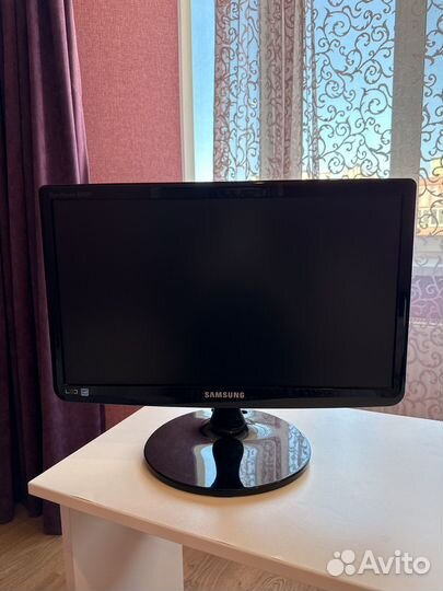 Монитор Samsung