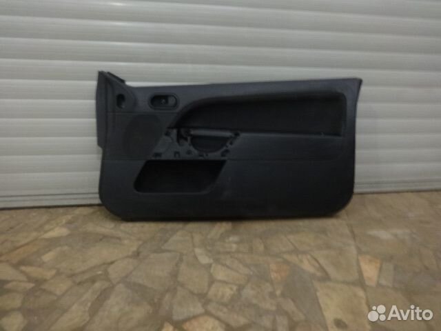 Обшивка двери ford fiesta