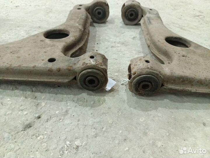 Рычаги передние Opel Vectra B