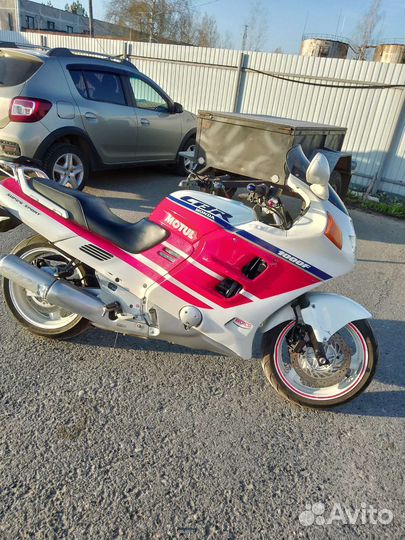 Honda CBR1000F