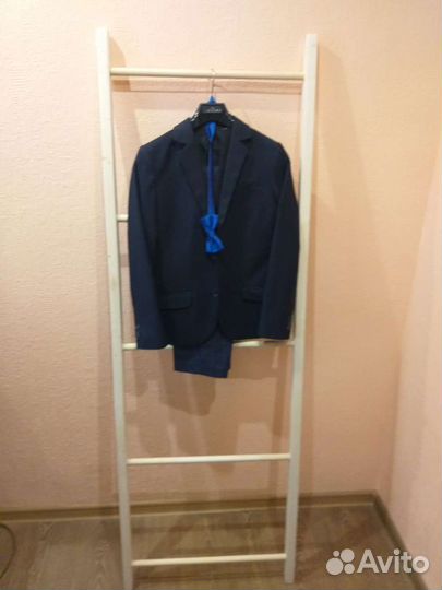 Лестница вешалка