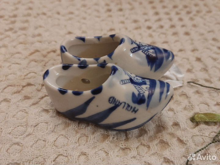 Фарфоровый сувенир Кломпы голандские