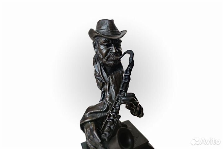 Бронзовая фигурка Саксофонист музыкант