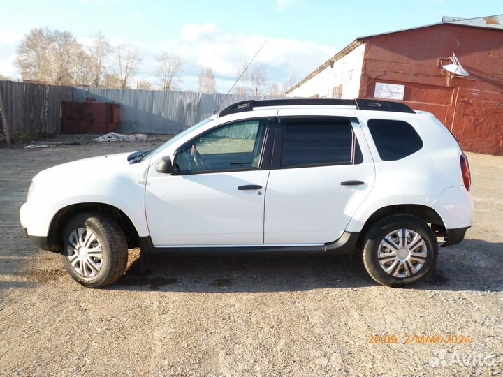 Renault Duster 2.0 МТ, 2019, битый, 140 000 км