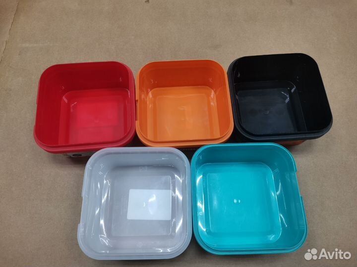 Контейнер 650мл из пищевого пластика с крышкой