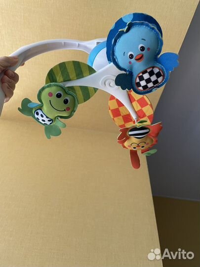 Мобиль на кроватку tiny love +стул для куп+игрушки