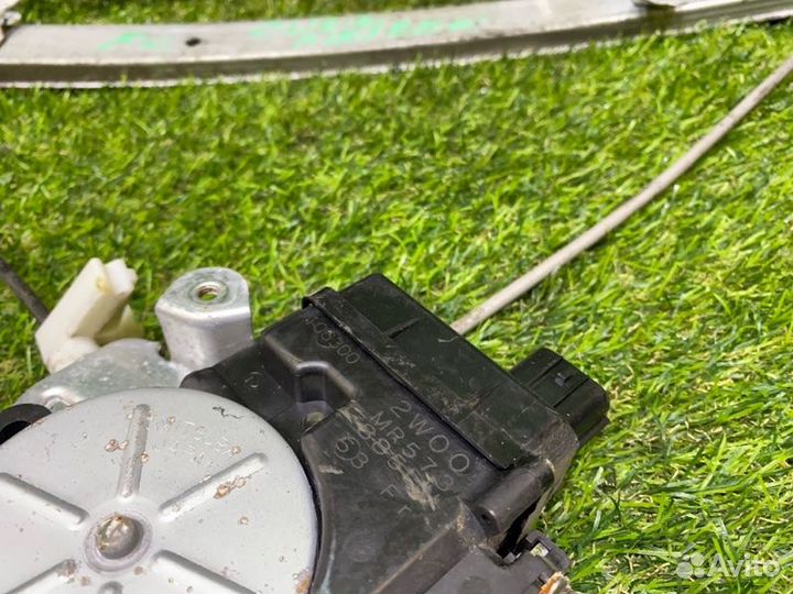 Стеклоподъемник передний левый Mitsubishi Airtrek