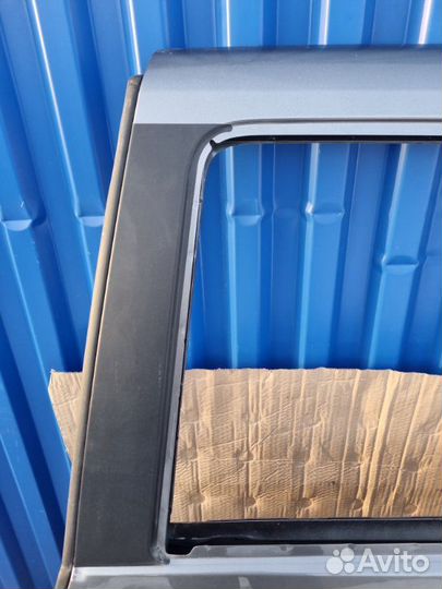 Дверь задняя левая Nissan Terrano