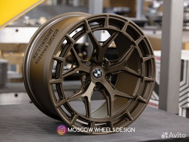 Кованые диски R23 на BMW XM G09